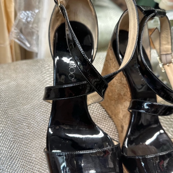 JIMMY CHOO BLACK PATENT LEATHER AND CORK WEDGES - Picture 6 of 6